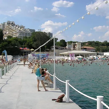 у моря аркадия в 48 жемчужине * Οδησσός